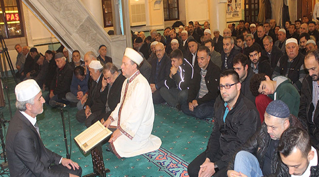 90 BİN CAMİDE MEHMETÇİK İÇİN DUA EDİLDİ