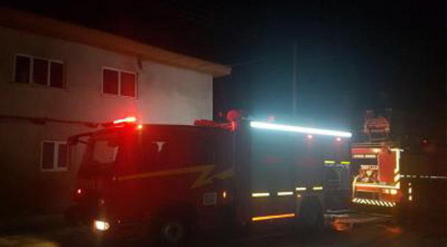 ACIPAYAM'DA İKİ KATLI EVDE YANGIN
