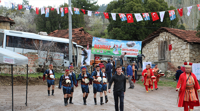 HACIKURTLAR KÖYÜ’NDE NEVRUZ ŞÖLENİ