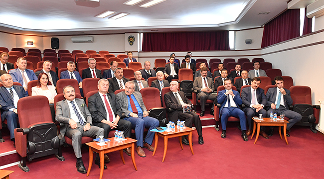 KAYMAKAMLAR VALİ KARAHAN İLE BİR ARAYA GELDİ