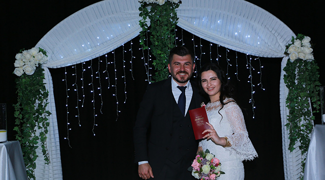 ÖZBAŞ'TAN SINAV GİBİ NİKAH!