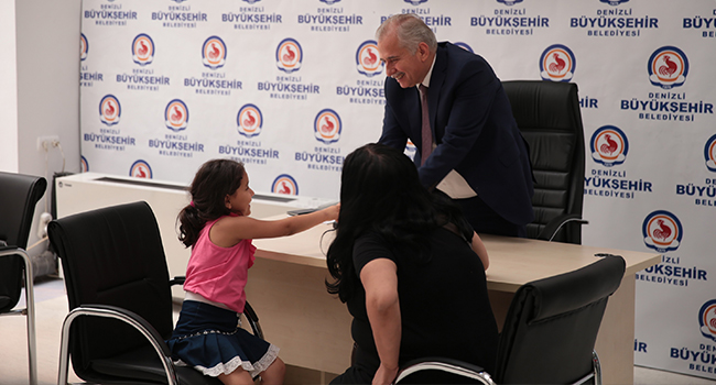 DENİZLİLİLERDEN HALK GÜNÜNE YOĞUN KATILIM