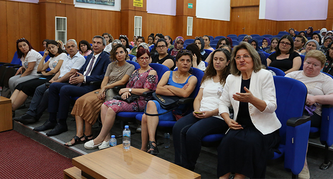 ÜZÜLMEZ, KADINLARA ÇOCUK İSTİSMARINI ANLATTI