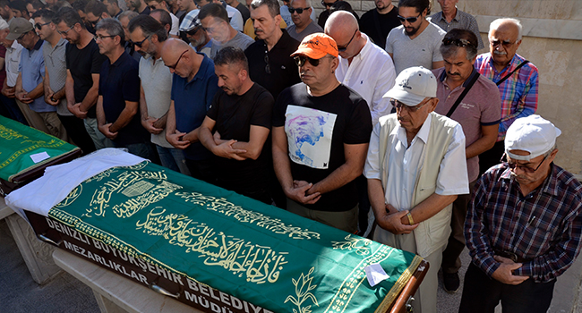 BABA KIZ BİRLİKTE DEFNEDİLDİ
