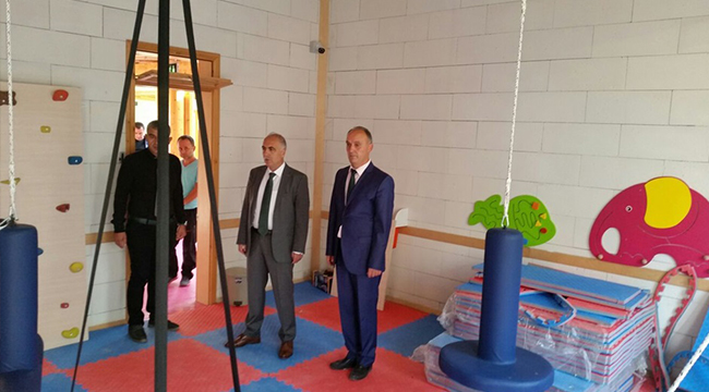 VALi KARAHAN, DENTAŞ ÖZEL EĞiTiM MERKEZi'Ni ZiYARET ETTi