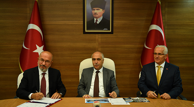 44 YIL ÖNCE MEZUN OLDUĞU OKULU UNUTMADI