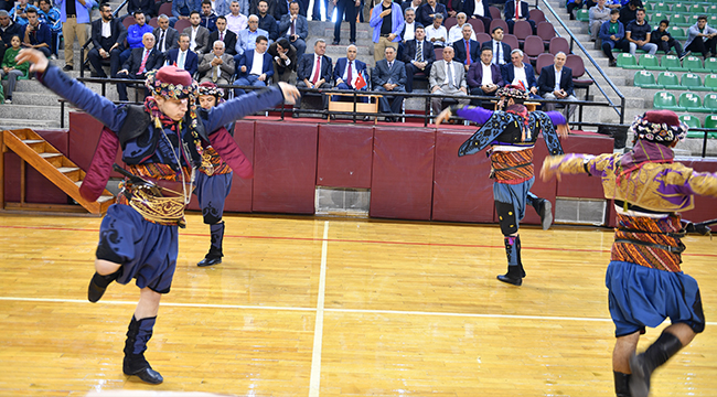 AMATÖR SPOR KULÜPLERİNE SPOR MALZEMESİ DESTEĞİ
