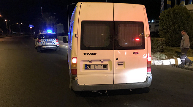 İNŞAAT KALIPLARI ÇALAN 3 HIRSIZ ARACI BIRAKIP KAÇTI