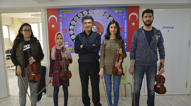 SARAYKÖY’DE AKADEMİK SANAT OKULU HAVASI ESİYOR