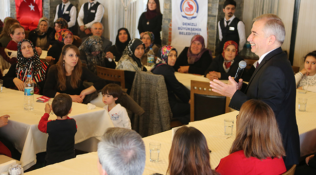 BAŞKAN ANAFARTALAR’A MÜJDELERLE GİTTİ