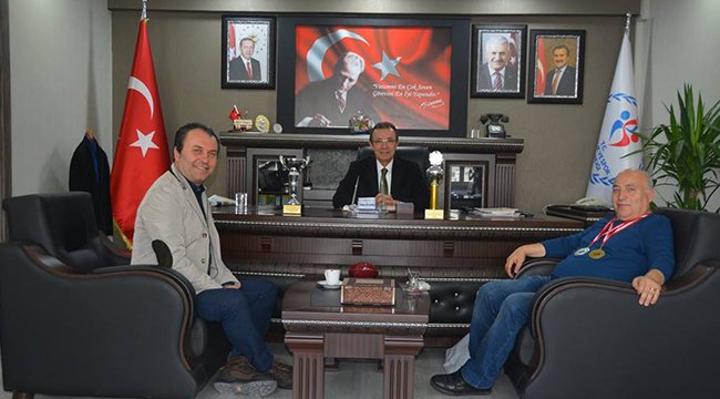 BİLARDO ŞAMPİYONUNDAN İBANOĞLU’NA ZİYARET