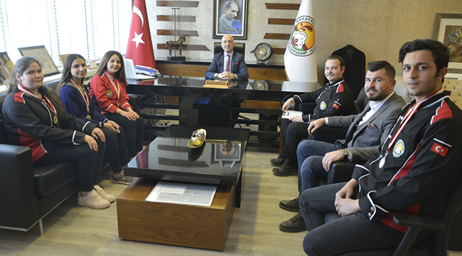 BAŞKAN ÖZBAŞ’TAN GENÇLERE YENİ MERKEZ