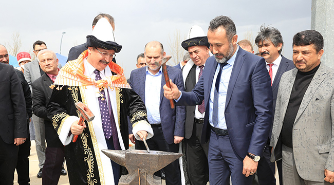 PAÜ KAMPÜSÜNDE RENKLİ NEVRUZ KUTLAMASI