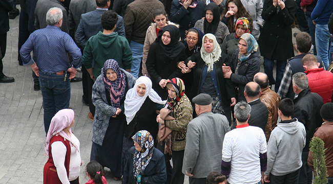 5 GENÇ GÖZYAŞLARI İLE TOPRAĞA VERİLDİ