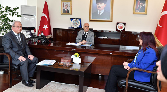 BAŞARI BELGELERİNİ VALİ KARAHAN VERDİ