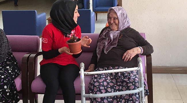 AKUT ÖĞRENCİLERİNDEN ANLAMLI ZİYARET