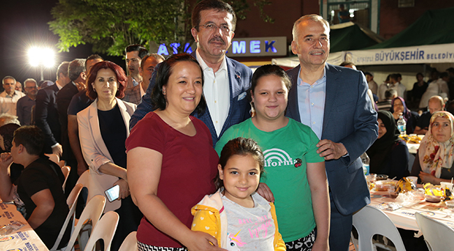 SAHUR PROGRAMINA ZEYBEKCİ’DE KATILDI