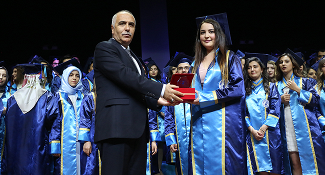 PAÜ TIP FAKÜLTESİ’NDE MEZUNİYET COŞKUSU