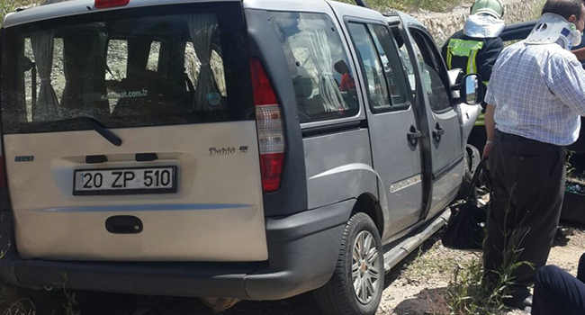 OTOMOBİL İLE TİCARİ ARAÇ ÇARPIŞTI