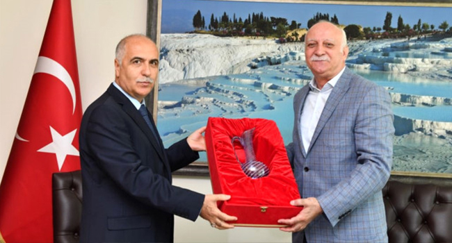 BAYRAKTAR VALİ KARAHAN’I ZİYARET ETTİ