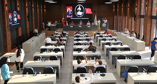 YENİ SALONDA İLK MECLİS TOPLANTISI YAPILDI