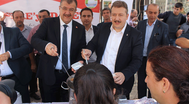 ÇİVRİL BELEDİYESİ AŞURE HAYRI YAPTI