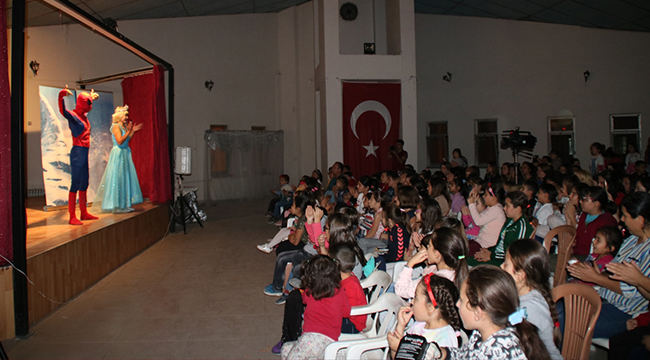 "ÖRÜMCEK ADAM" ÇOCUKLARA DERS VERDİ
