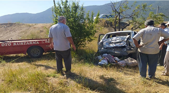 Kazada Anne öldü, eşi ve 2 çocuğu yaralandı