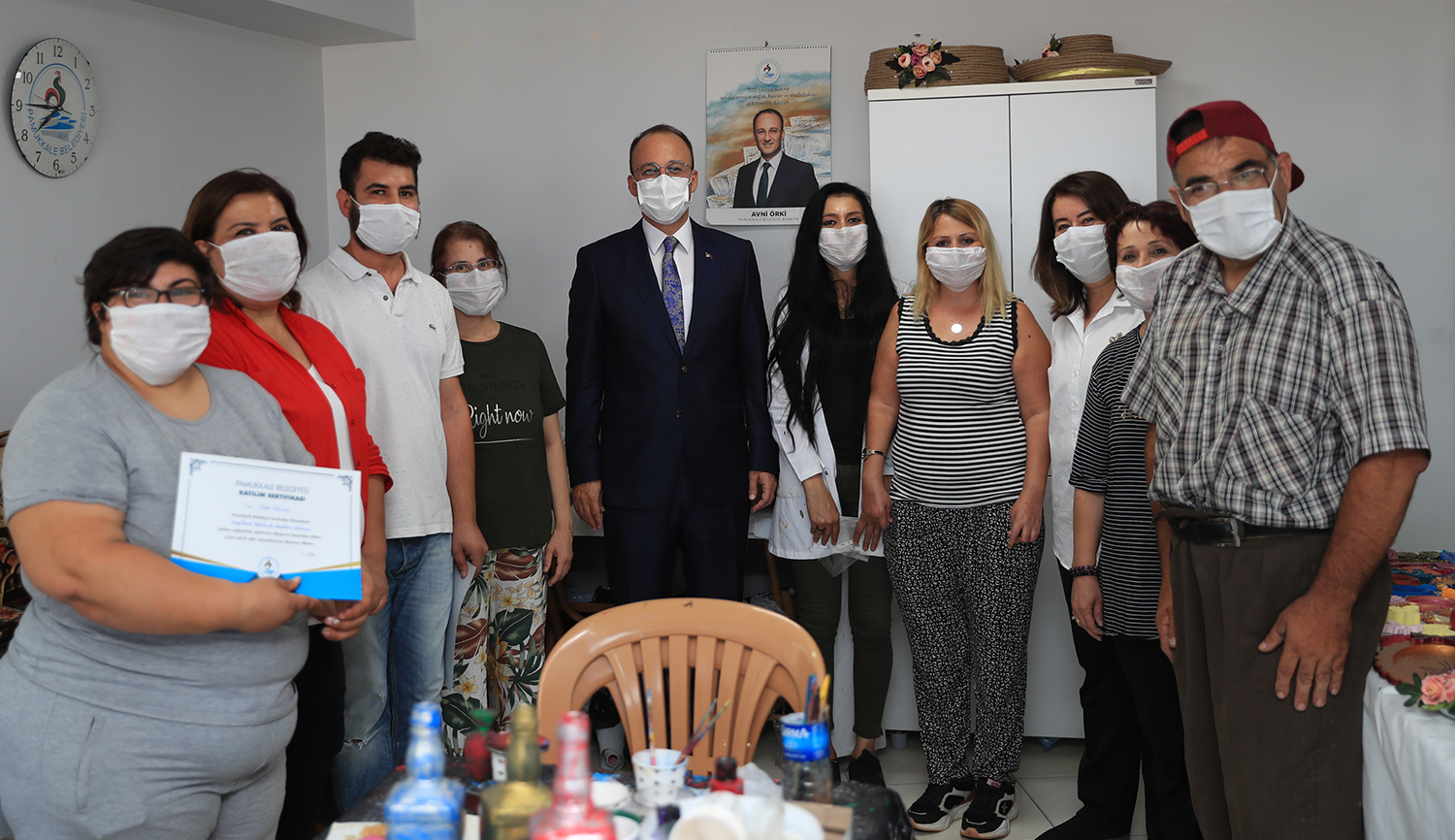 PAMUKKALE’DE EL EMEKLERİ SANAT ESERİNE DÖNÜŞÜYOR