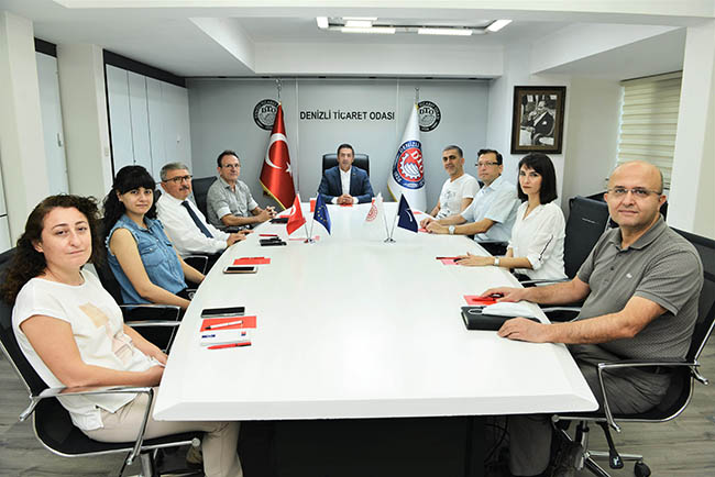 Teknik Tekstil Ekibi Firmalarla Görüşüyor