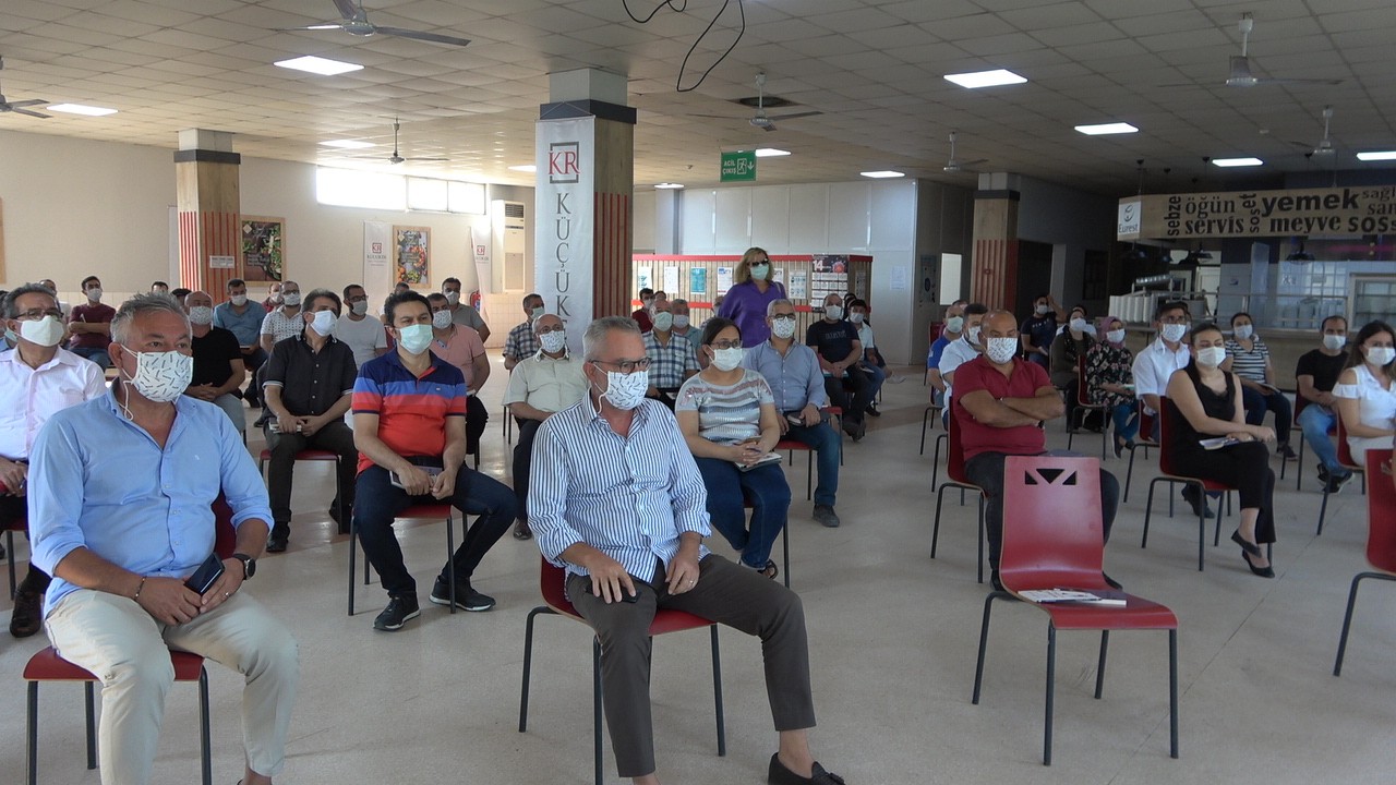 Denizli'de işçilerine korona eğitimi verdi