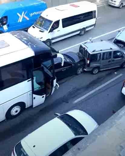Denizli'de 9 araçlı zincirleme trafik kazası
