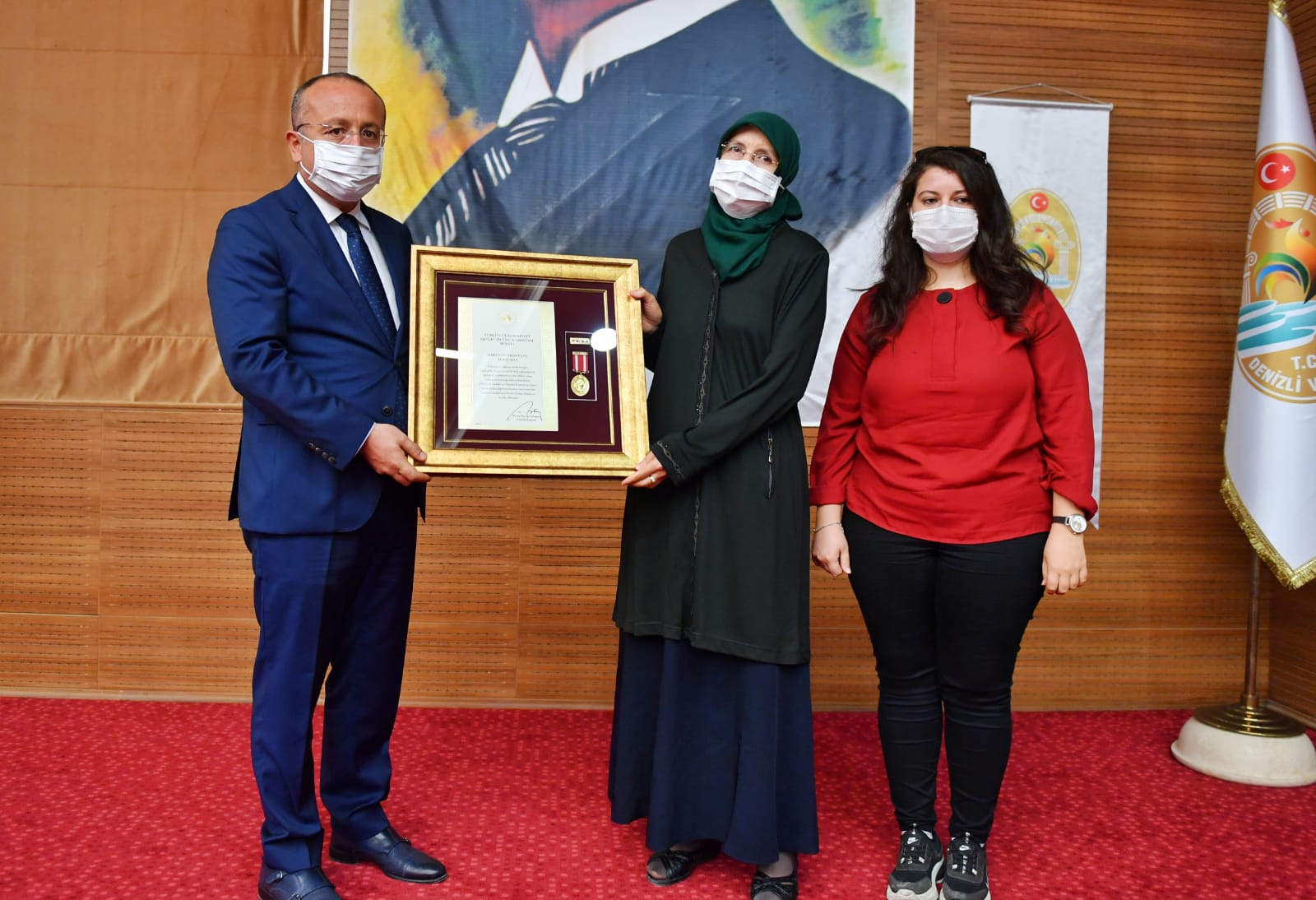 Şehit yakınları ve gazilere Övünç Madalyaları teslim edildi