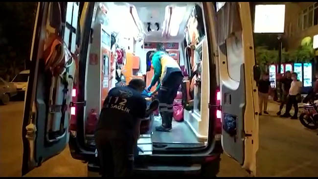 Denizli'de bıçakla yaralama; 2 yaralı