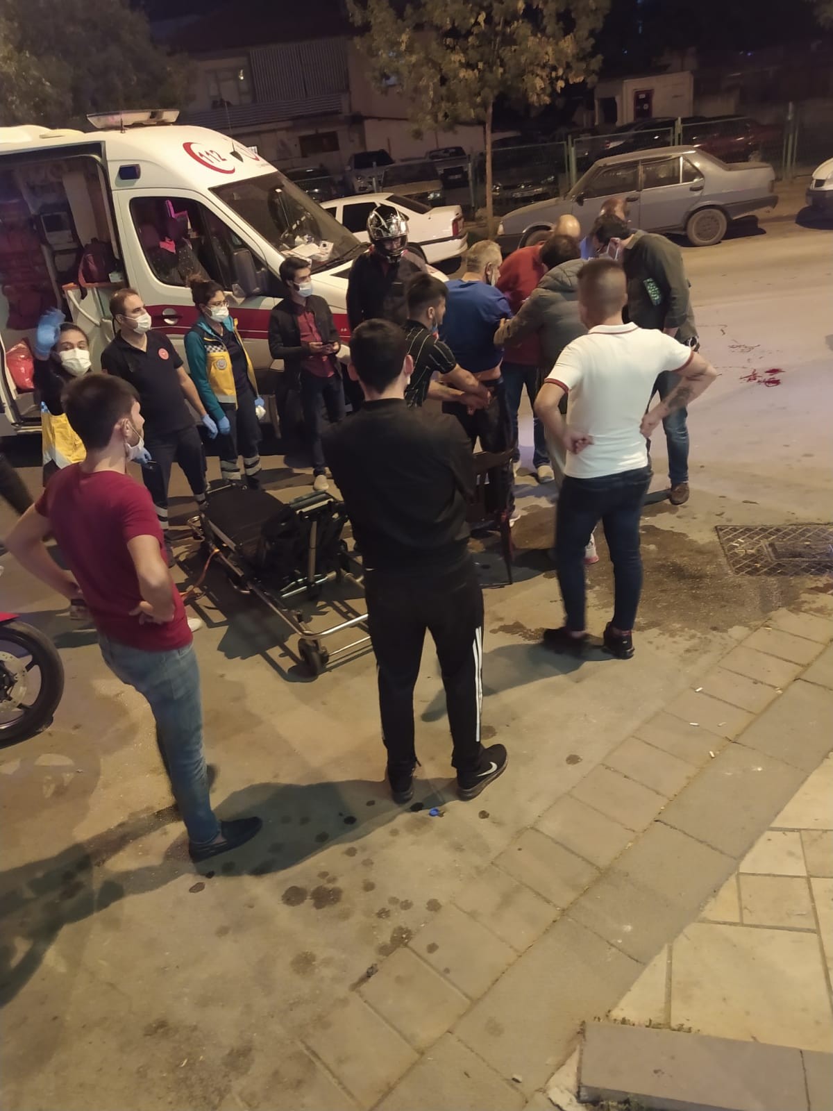 Denizli'de bıçakla yaralama; 2 yaralı