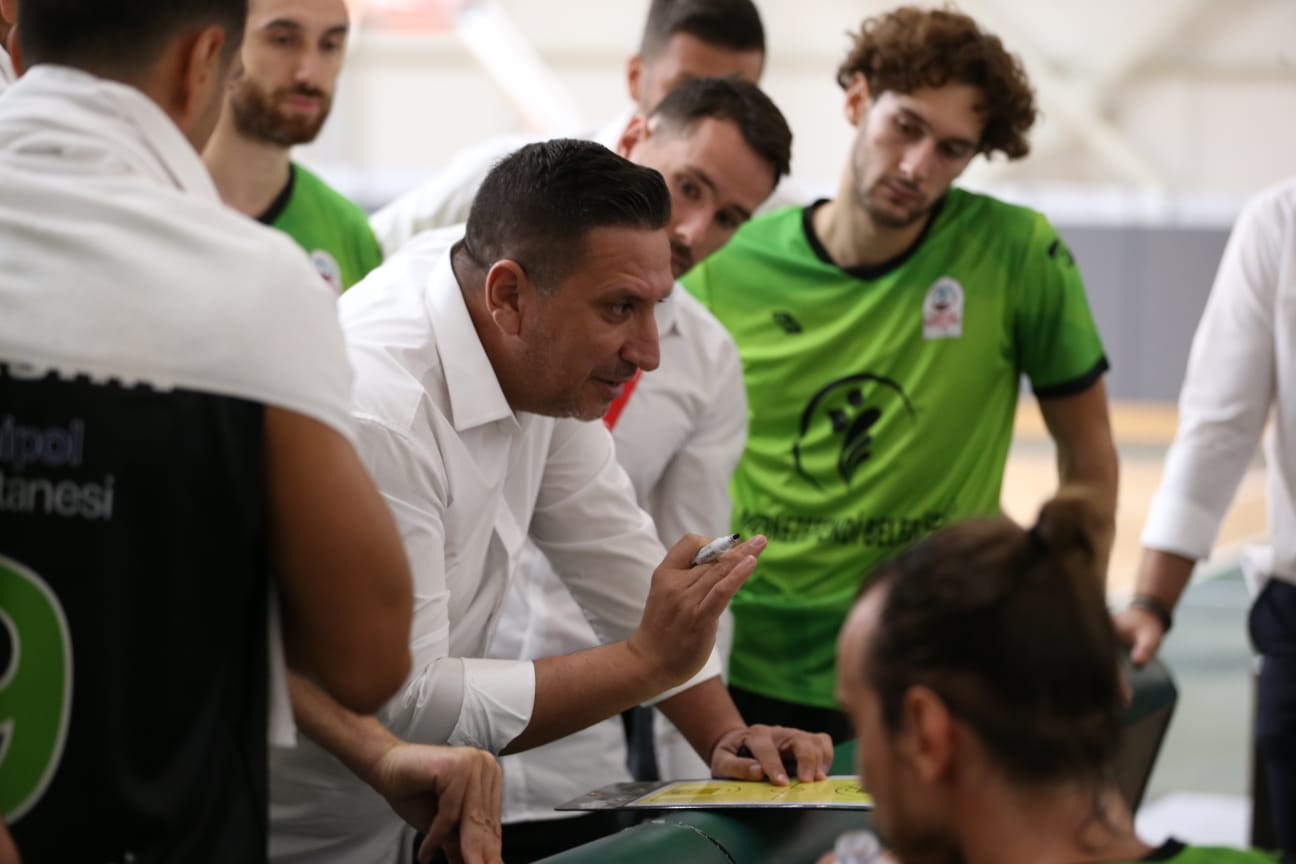 Merkezefendi, Akhisar'a geçit vermedi