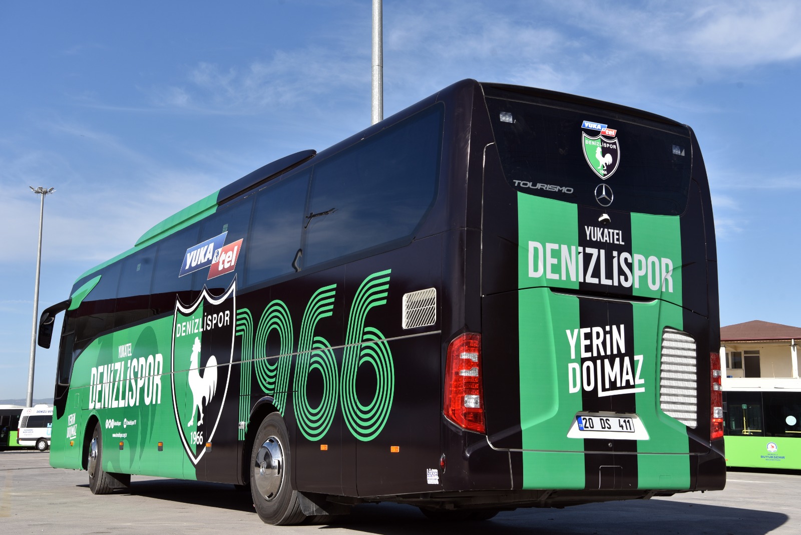 Büyükşehir'den Denizlispor'a sıfır otobüs