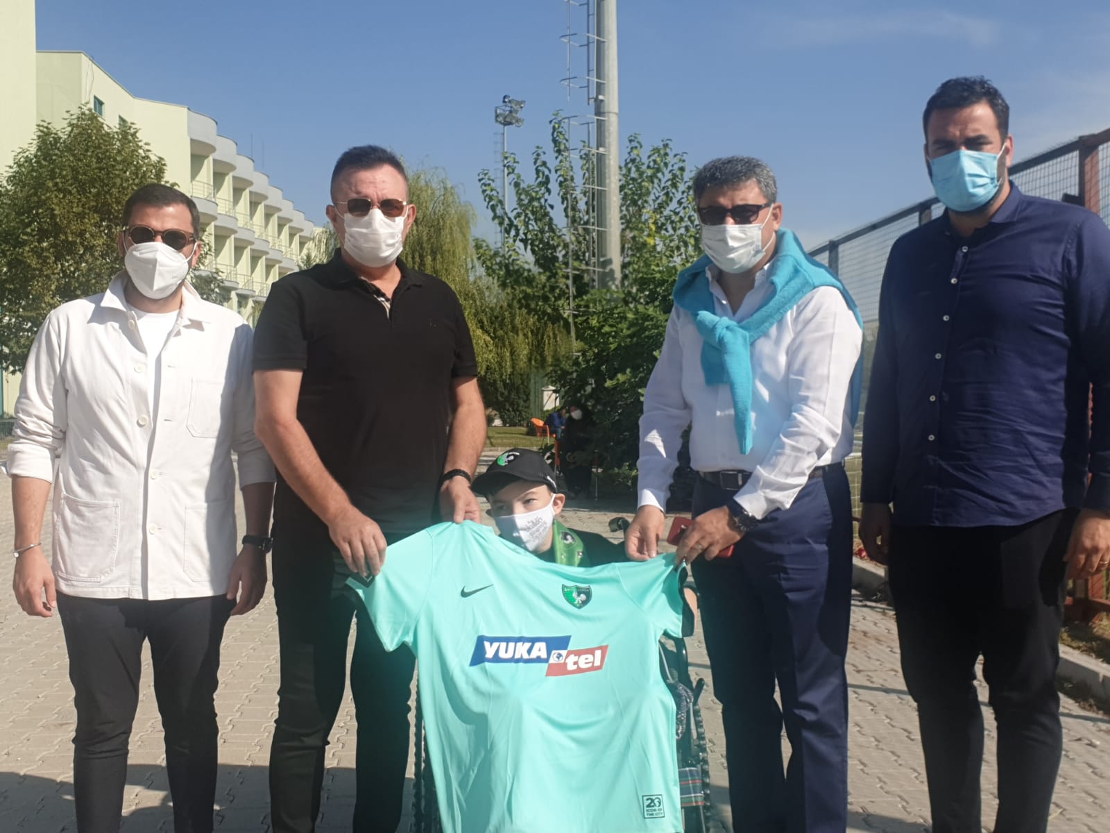 Sosyal medya gruplarından Küçük Yunus'a büyük jest