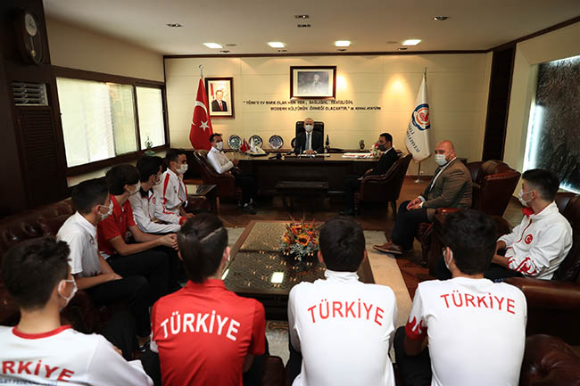 Başkan Zolan: "Daha güzel başarılara birlikte ulaşacağız"