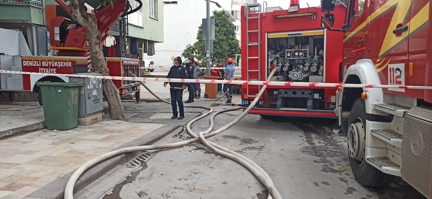 Denizli'de çıkan yangında 1 kişi mahsur kaldı