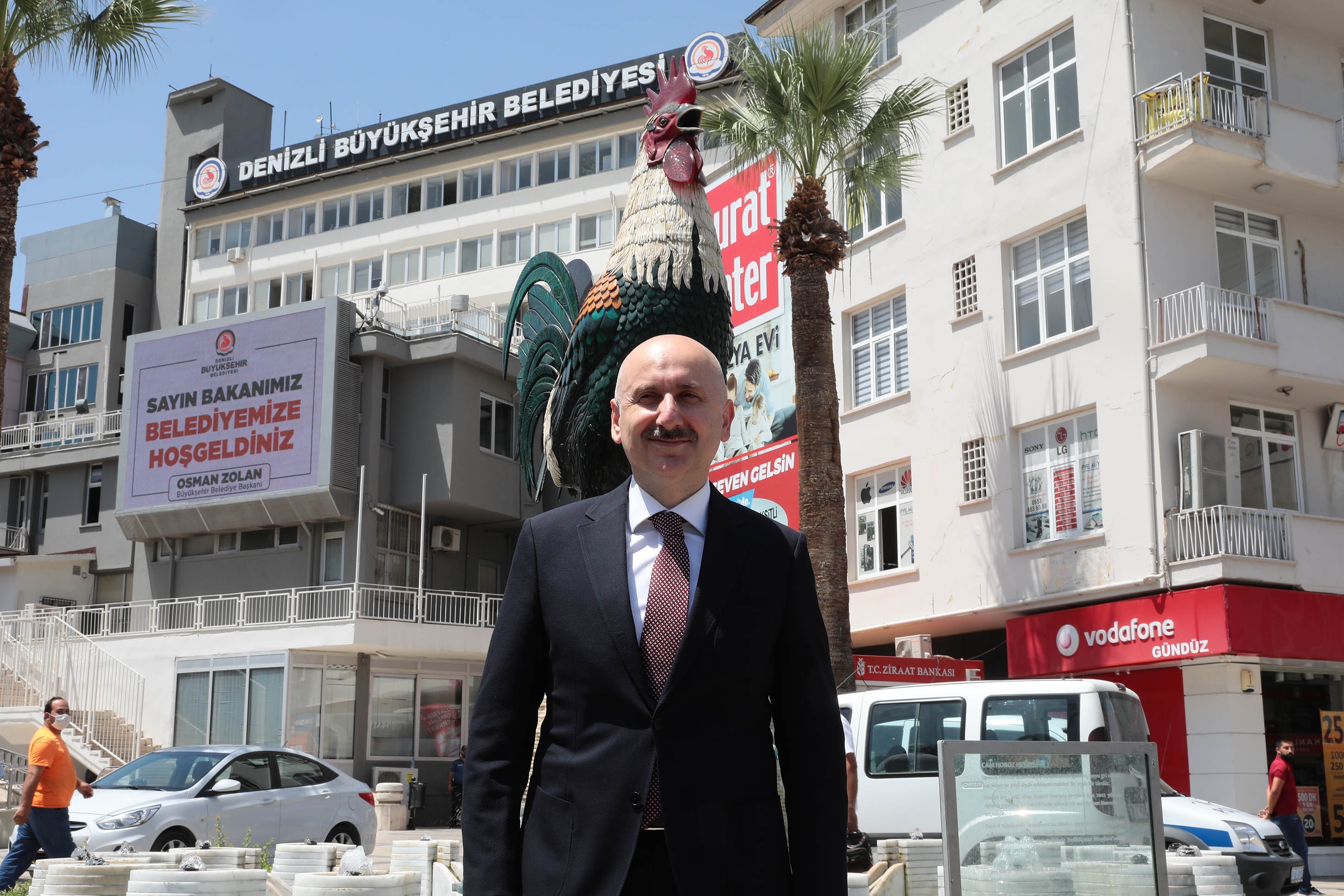 İlk kazmayı bakan vuracak