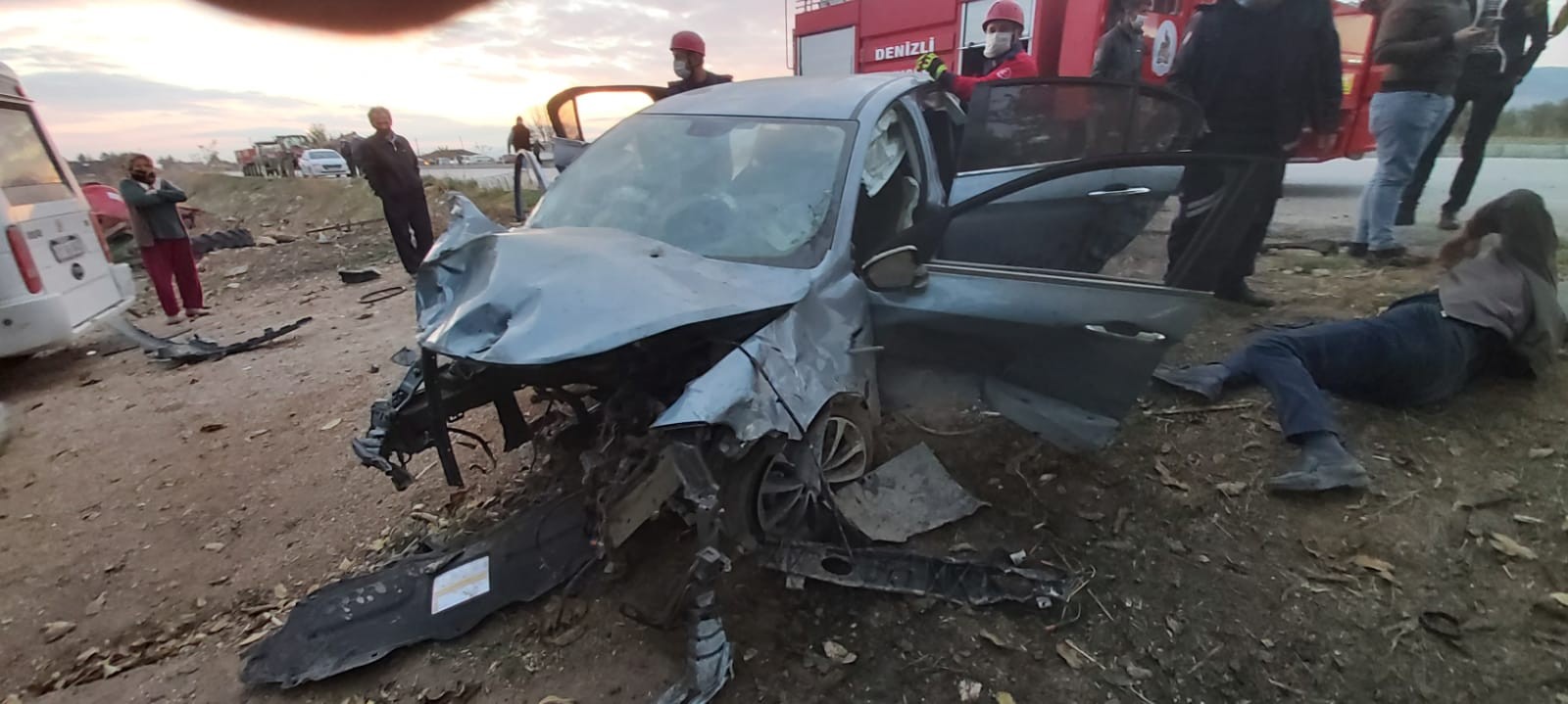 Denizli'de trafik kazası; 3 yaralı