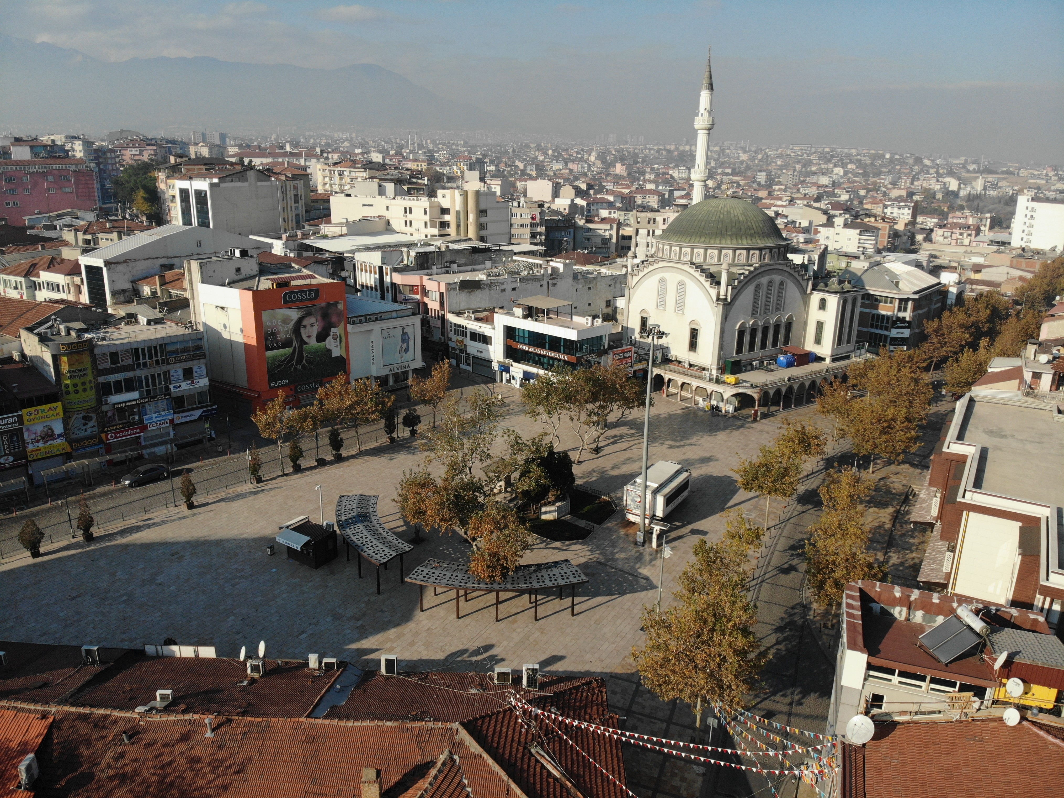 Denizli'de sokaklar bomboş kaldı