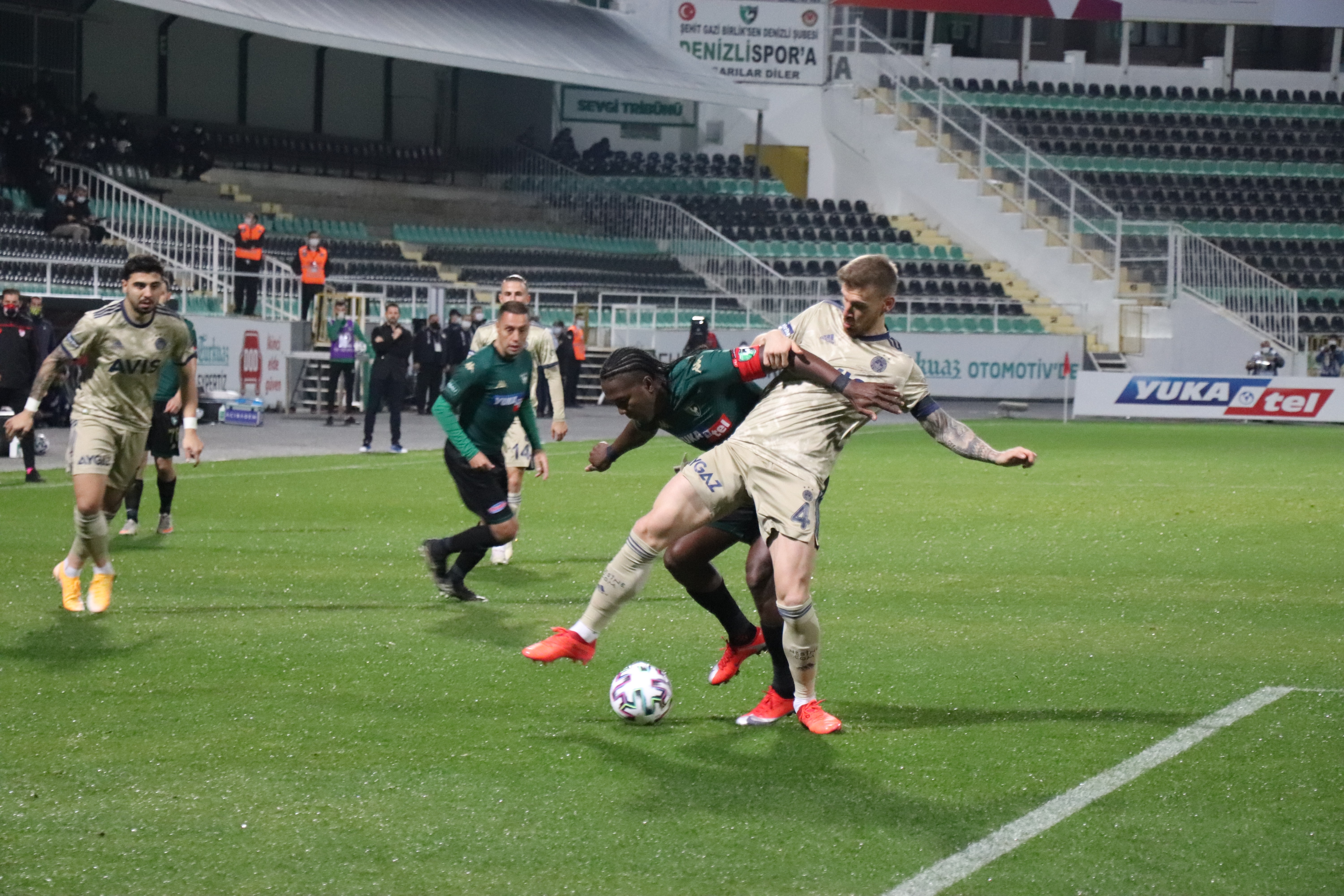Denizlispor sahadan 2-0 yenik ayrıldı