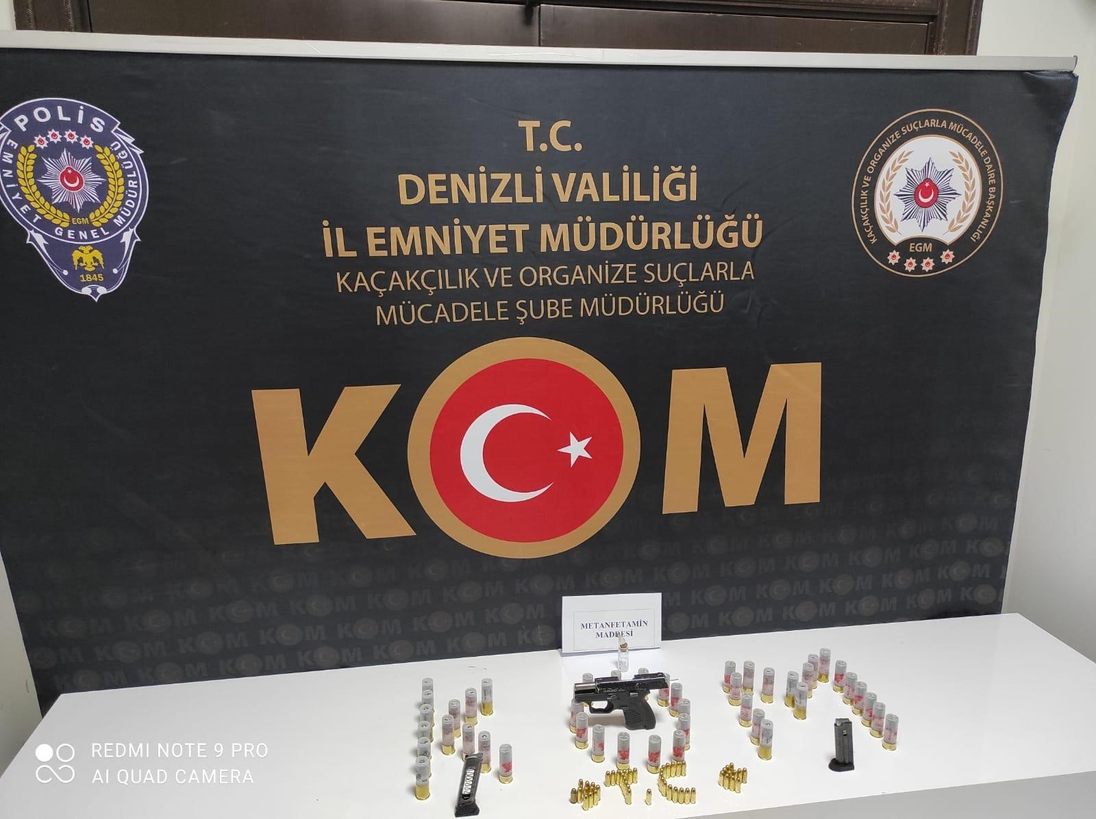 Denizli'de silah kaçakçılarına operasyon düzenlendi