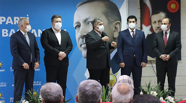 AK Parti İl Başkanlığına atanan Yücel Güngör bayrağı teslim aldı