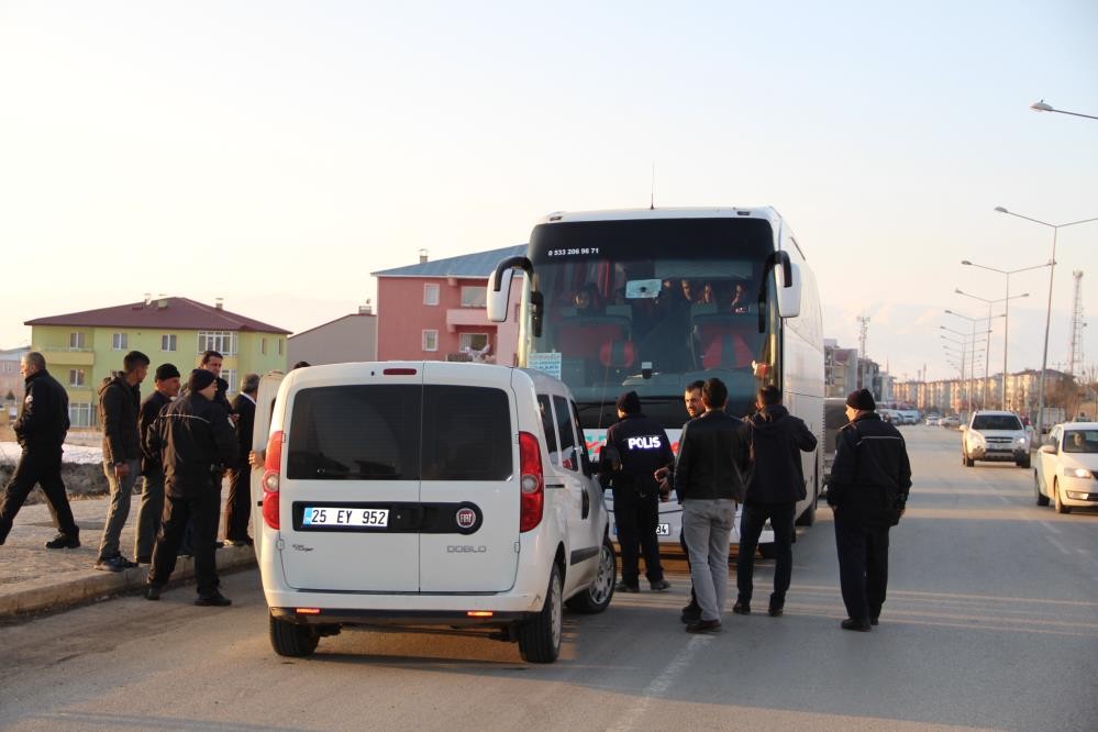 Uyuşturucu tacirlerine otogarda operasyon