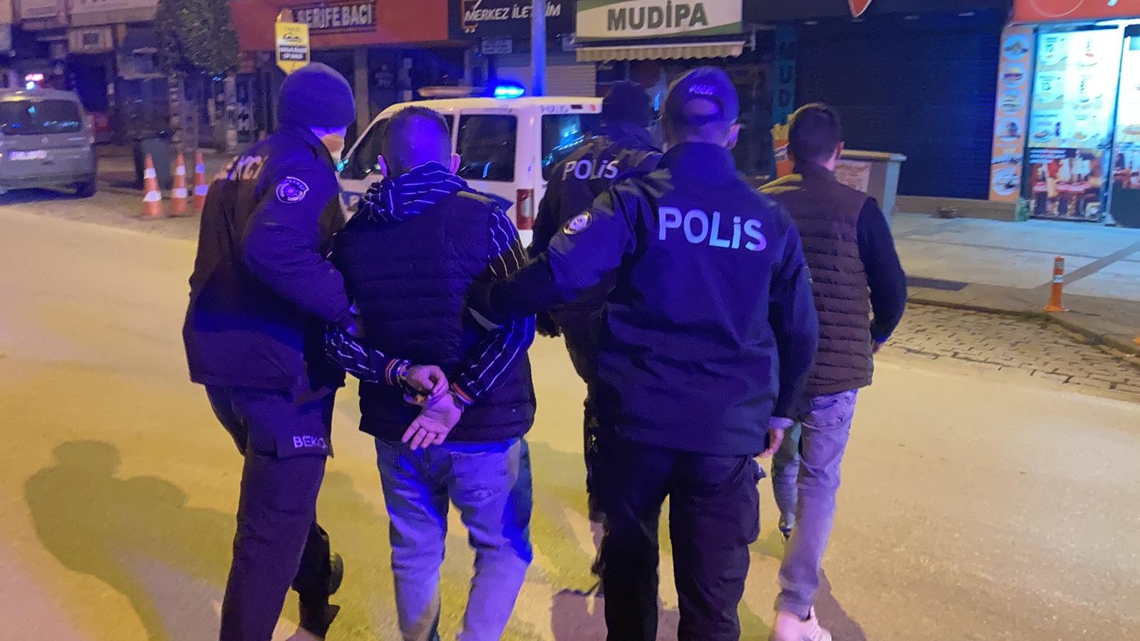 Ağır yaralı halde metrelerce kaçtı