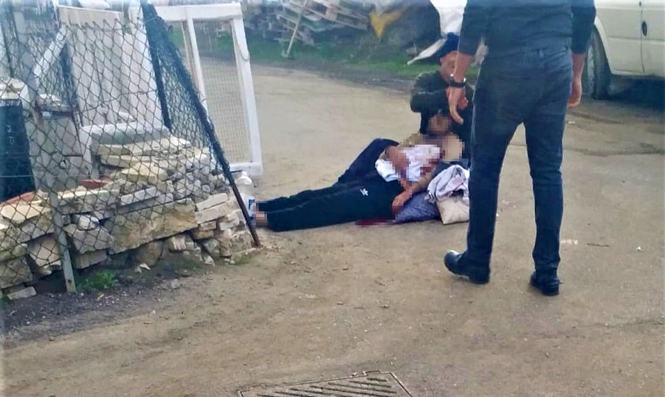 Oğlunun başında dakikalarca feryat etti