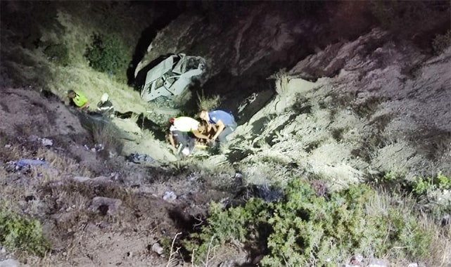 Polis ve sağlıkçılar kan ter içinde kurtardı